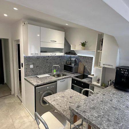 Lovely Studio In Бургас Экстерьер фото